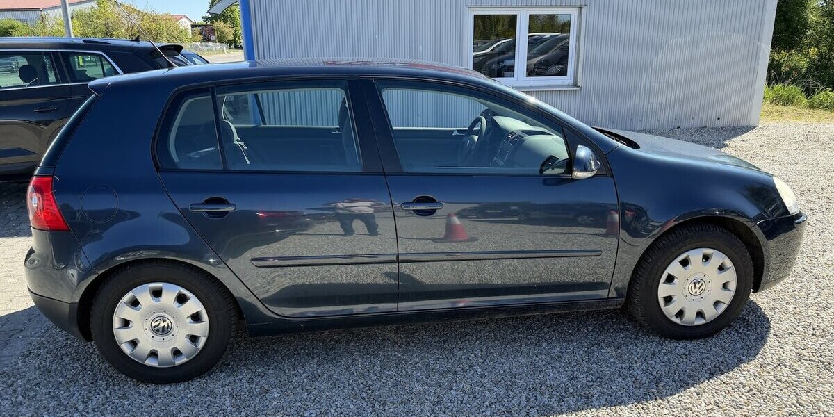 VW Golf 1.6i Trendline 1.Hand Klima SHZ 100.000 km 2.990 &euro; Altdorf 84032