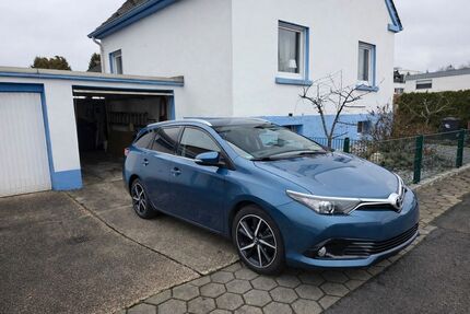 Toyota Auris 119.000 km 10.899 &euro; Hamm 59077