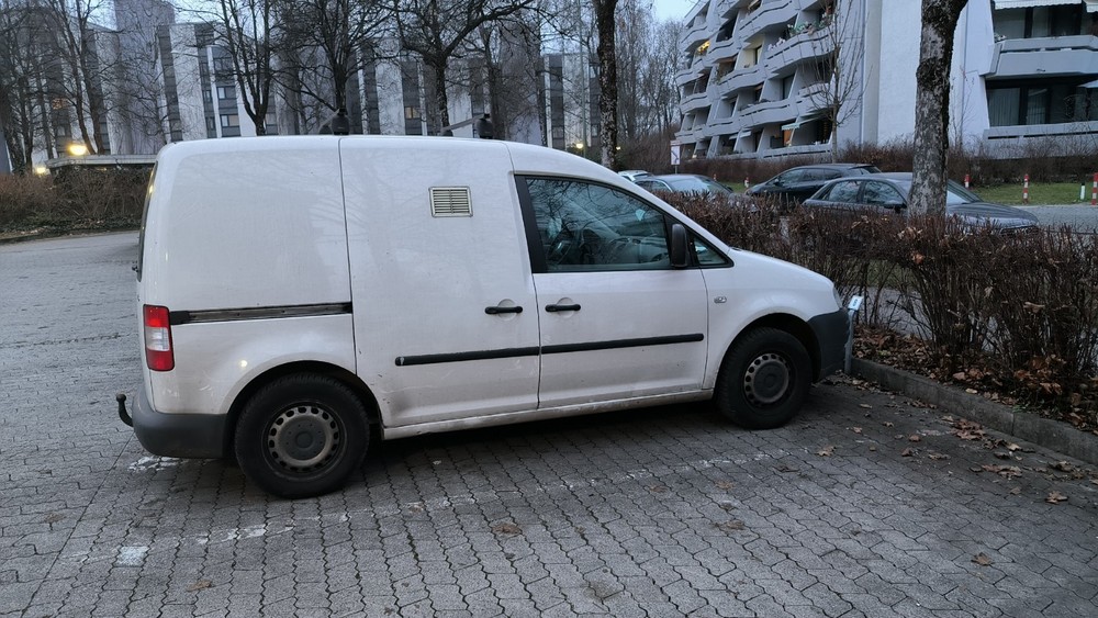 VW Caddy 166.000 km 2.450 &euro; München 80313