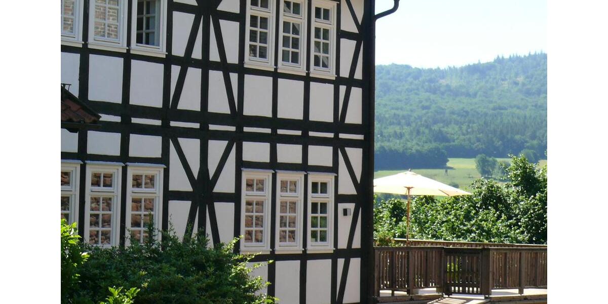 Einfamilienhaus Bad Wildungen - 7 Zimmer, 400 m&sup2;, 980.000&euro; | Angebot:21624522