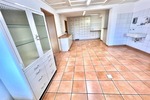 Praxis Ortsrand Singen mit 6 Räumen, 2 Eingängen & 8 Stellplätzen – Gewerberäume zimmer