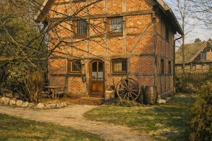 Freistehendes Haus auf dem Bussjans Hof - Wohnen am Teich 5 zimmer