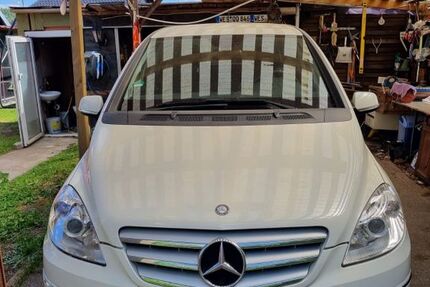 Mercedes B 180