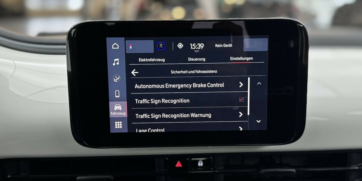 Fiat 500e Action Carplay Android Automatik 1.Hand 26.891 km 12.820 &euro; Lich 35423