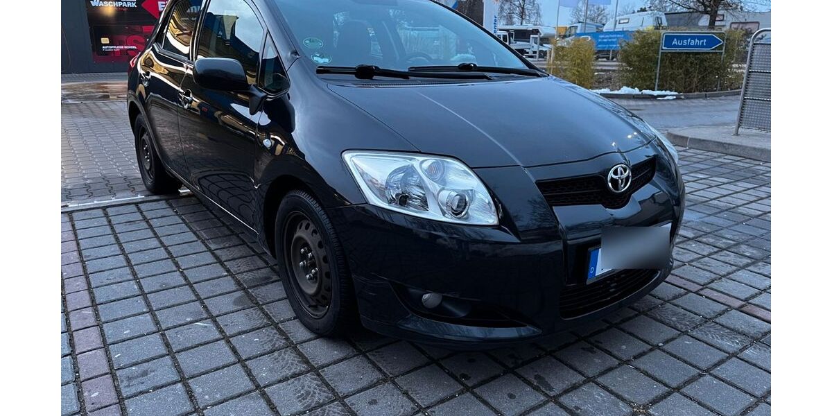 Toyota Auris 227.000 km 2.200 &euro; Augsburg 86154