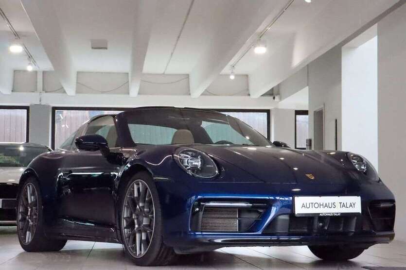 911