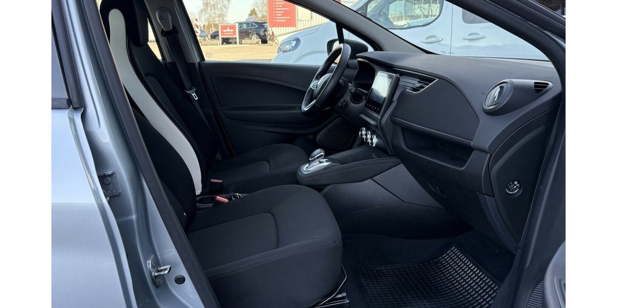 Renault ZOE Life/KEYLESS/LENKHZ./TEMPOMAT/1.HAND 62.409 km 12.900 &euro; Villingen-Schwenningen 78054