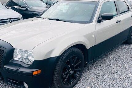 Chrysler 300C 175.000 km 7.990 &euro; Griesheim 64347