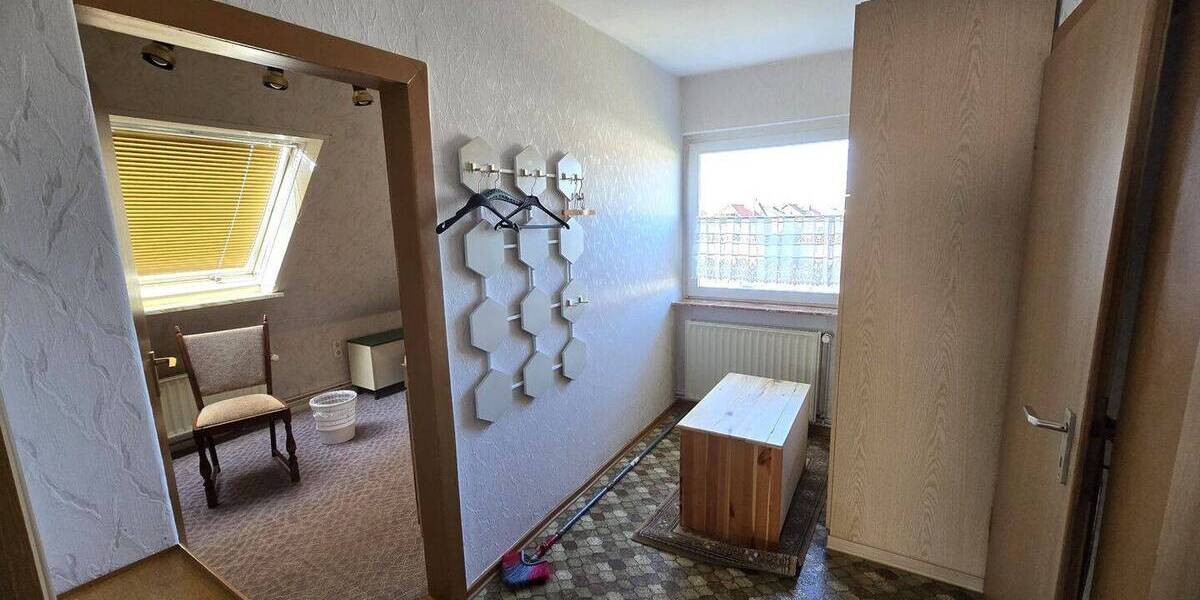 Einfamilienhaus Eschwege Niederhone - 7 Zimmer, 140 m&sup2;, 870&euro; | Angebot:25985105