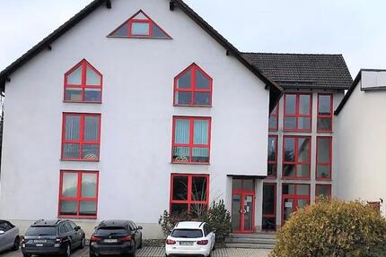 Büro 42qm renoviert, Mitnutzung DuscheWC zimmer