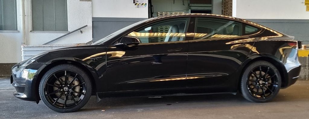 Tesla Model 3 74.000 km 23.900 &euro; Scheuerfeld 57584