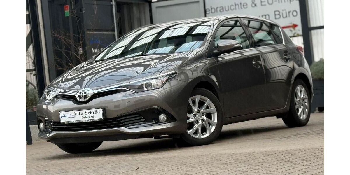 Toyota Auris 32.900 km 15.980 &euro; Pollenried 93152