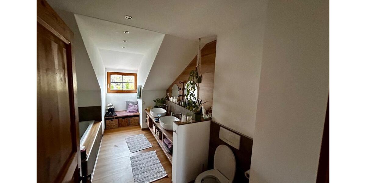 Einfamilienhaus Hauzenberg - 7 Zimmer, 240 m&sup2;, 565.000&euro; | Angebot:26044925