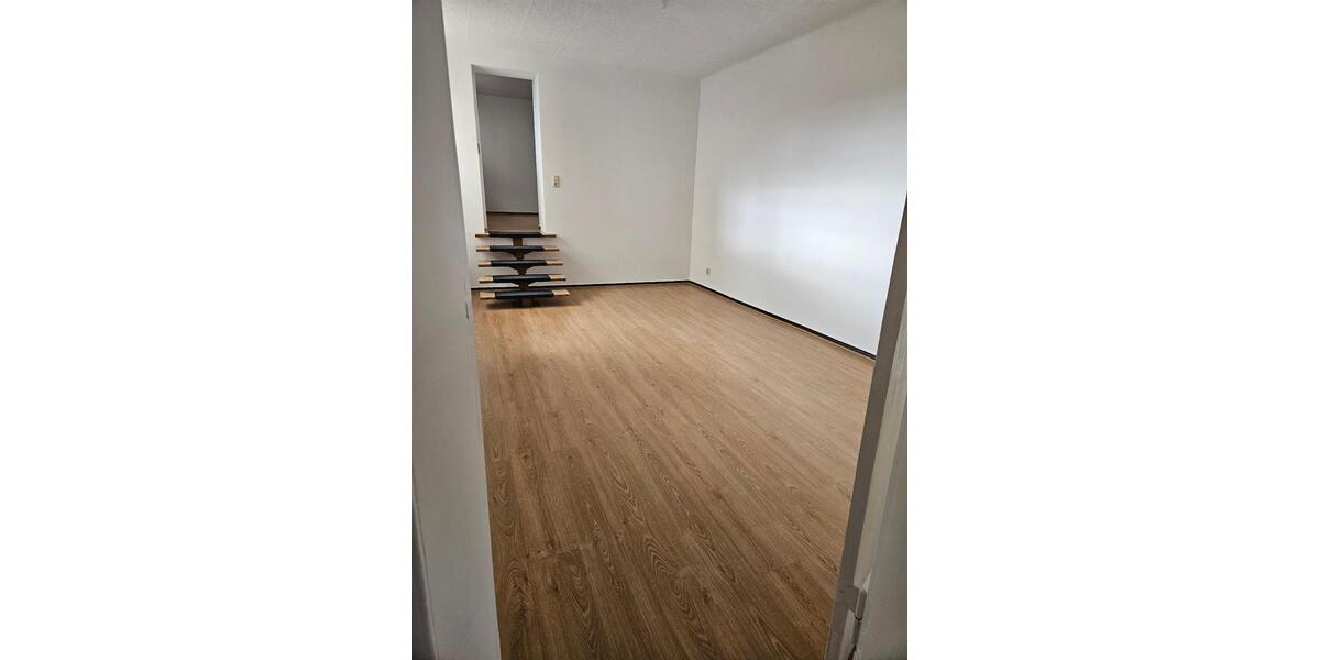 Erdgeschoßwohnung Wesenberg - 2.5 Zimmer, 84 m&sup2;, 690&euro; | Angebot:26184647