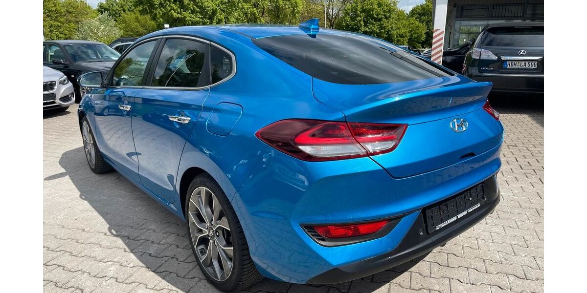 Hyundai i30 82.955 km 14.300 &euro; Heidenheim an der Brenz 89520