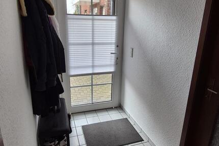 5-Zimmer-Wohnung mit eigenem Garten, großer Garage und Stellplatz 5 zimmer