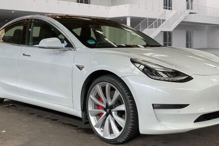 Tesla Model 3 81.682 km 25.450 € Bad Kissingen 97688
