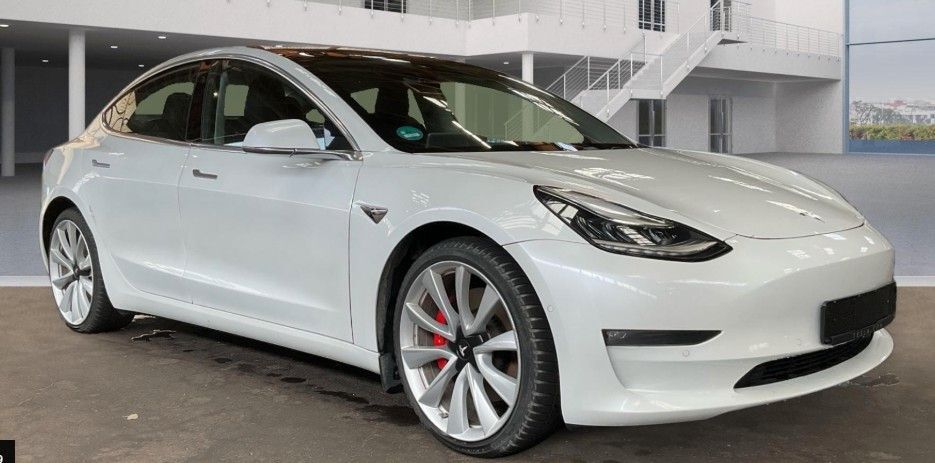 Tesla Model 3 81.682 km 25.450 € Bad Kissingen 97688
