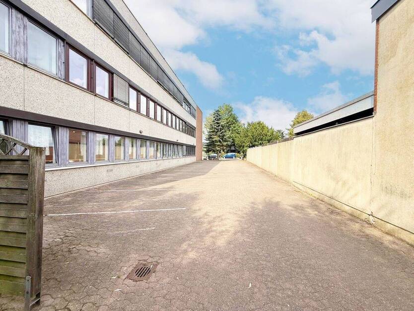 Schwachhausen Zentral gelegenes Büro- und Geschäftshaus mit vielseitigen Nutzungsmöglichkeiten