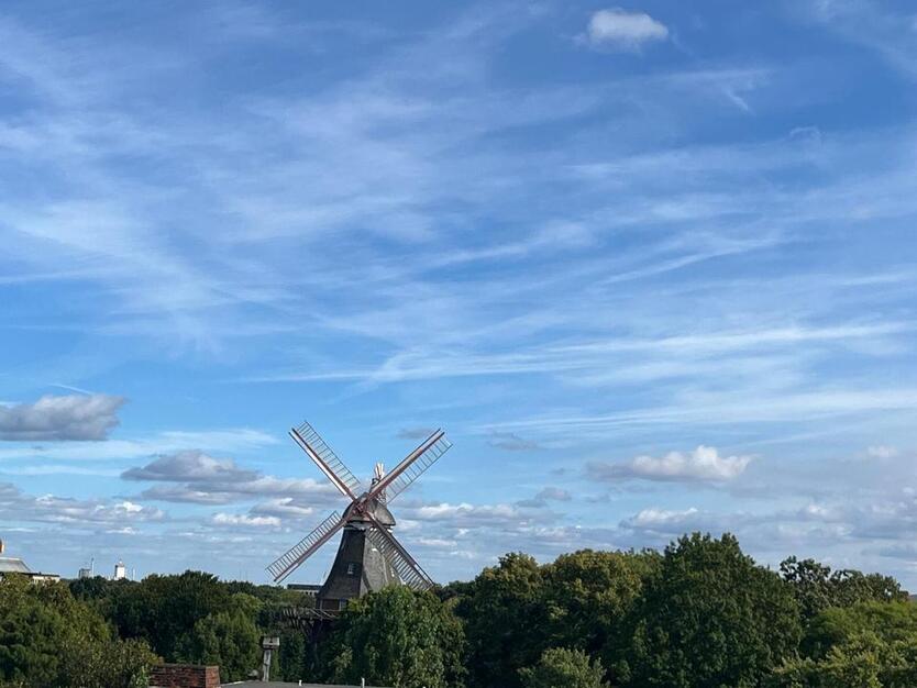 Altstadt | Blick über Bremen! Gepflegte, möblierte Wohnung in zentraler Lage bietet neues Zuhause!