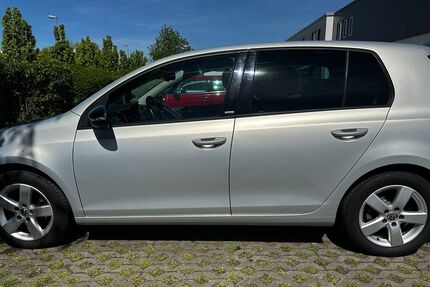 VW Golf 144.000 km 7.500 &euro; Konstanz 78476