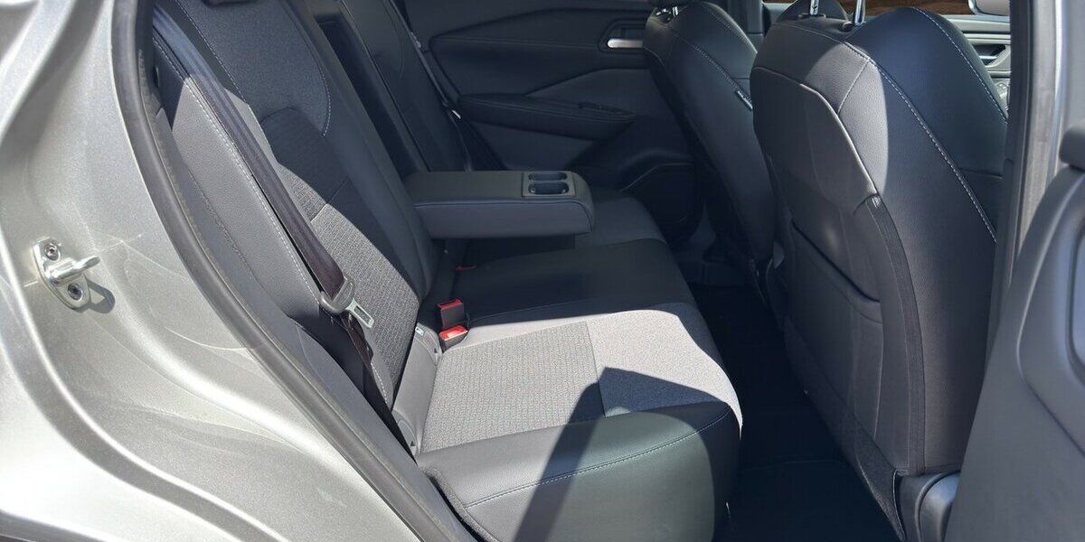 Nissan Qashqai N-Connecta XTronic *Navi/LED/Kamera360/PDC 17.303 km 25.690 &euro; Bamberg 96052