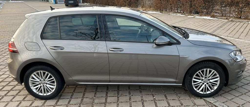 VW Golf 49.800 km 9.900 &euro; Erlangen 91052