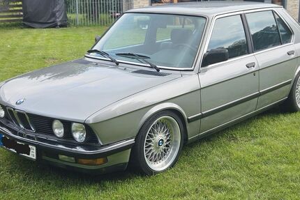 BMW 525 181.000 km 12.900 &euro; Plaaz 18276