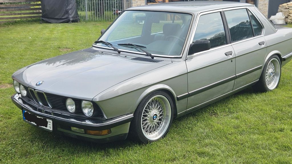 BMW 525 181.000 km 12.900 &euro; Plaaz 18276