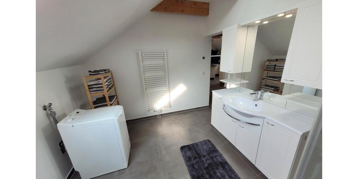 Dachgeschoßwohnung Feldberger Seenlandschaft - 2.5 Zimmer, 105 m&sup2;, 11&euro; | Angebot:26124112