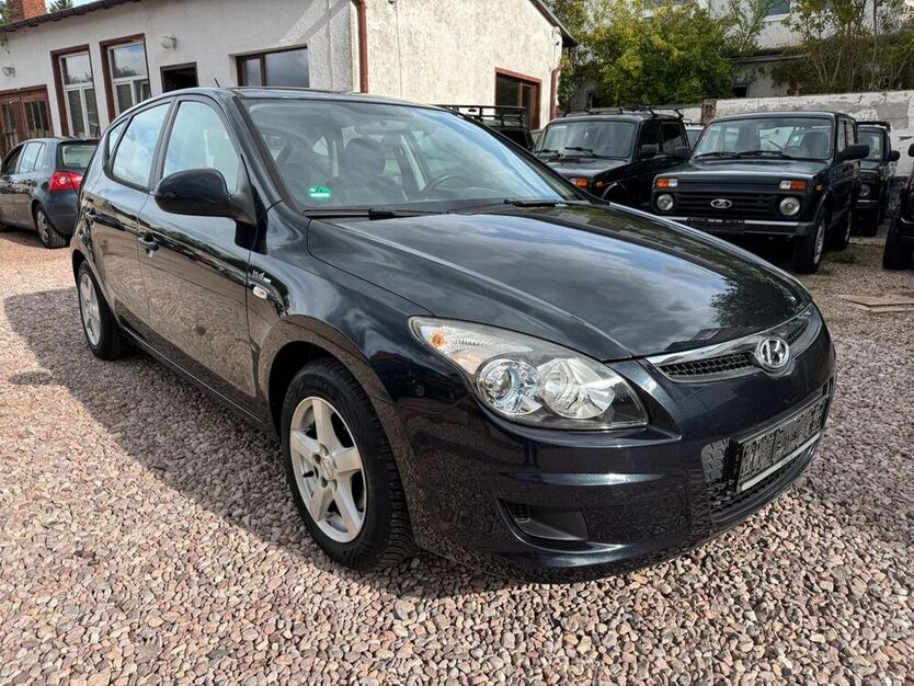 i30