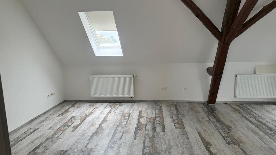 Dachgeschoßwohnung Allstedt - 4 Zimmer, 79 m&sup2;, 540&euro; | Angebot:26016512