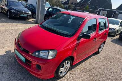 Daihatsu YRV