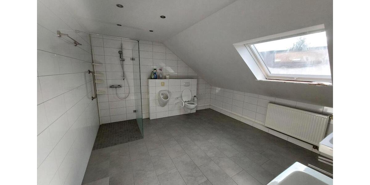 Reihenhaus Überherrn - 7 Zimmer, 204 m&sup2;, 300.000&euro; | Angebot:27208119