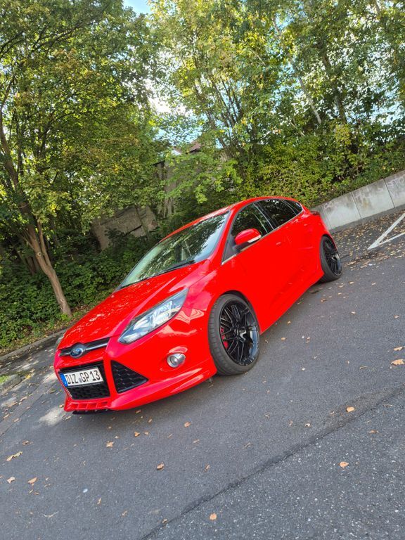 Ford Focus 94.700 km 6.300 € Klingelbach 56368