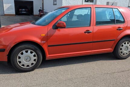 VW Golf 146.000 km 2.498 &euro; Vöhringen 89269