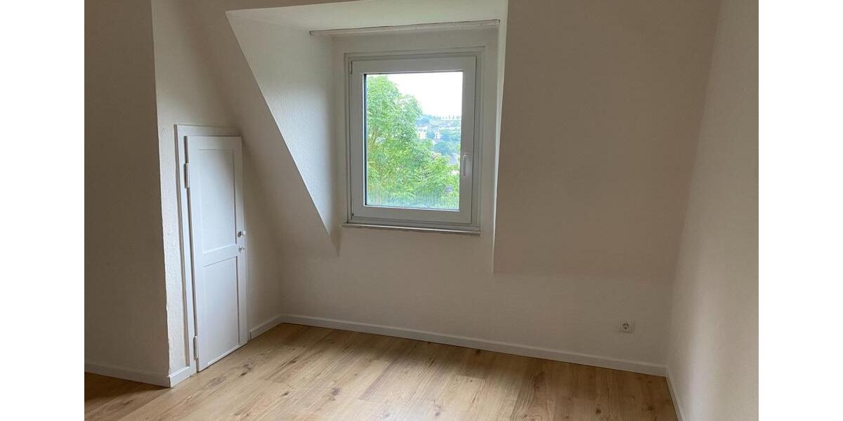 Dachgeschoßwohnung Meschede - 3 Zimmer, 70 m&sup2;, 610&euro; | Angebot:25959312