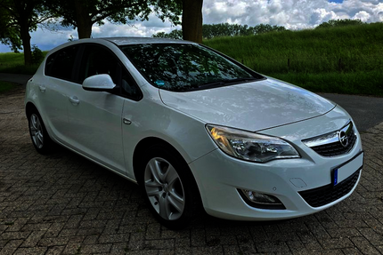 Opel Astra 124.000 km 3.450 &euro; Leer 26789