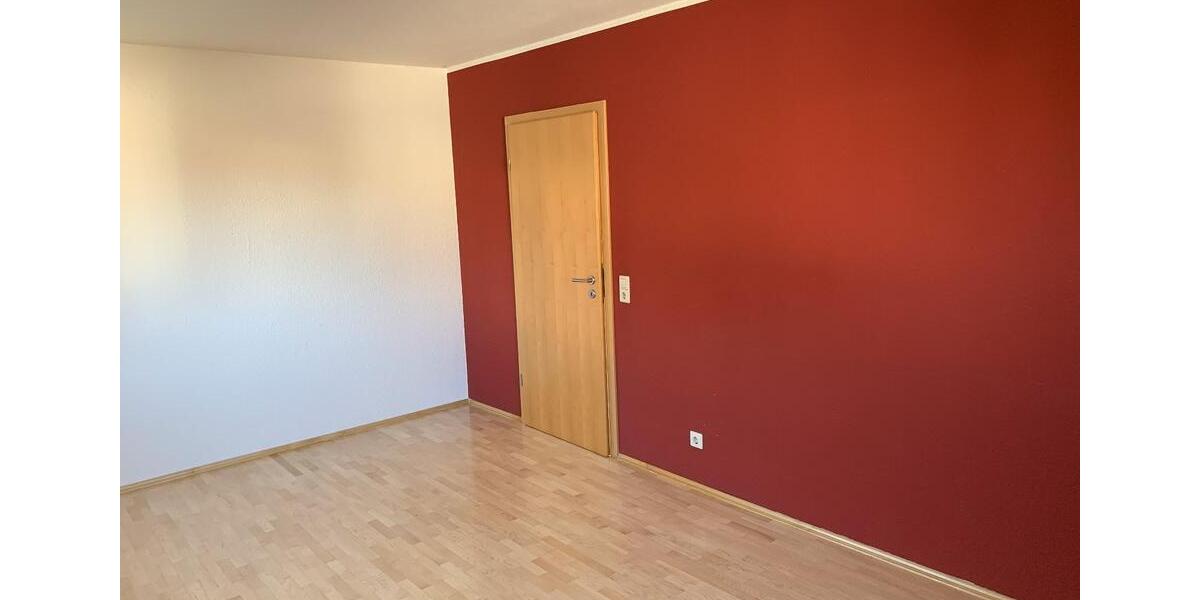 Attraktive 3 ZKB-Wohnung mit Balkon, Garage und Pkw-Stellplatz 3 zimmer