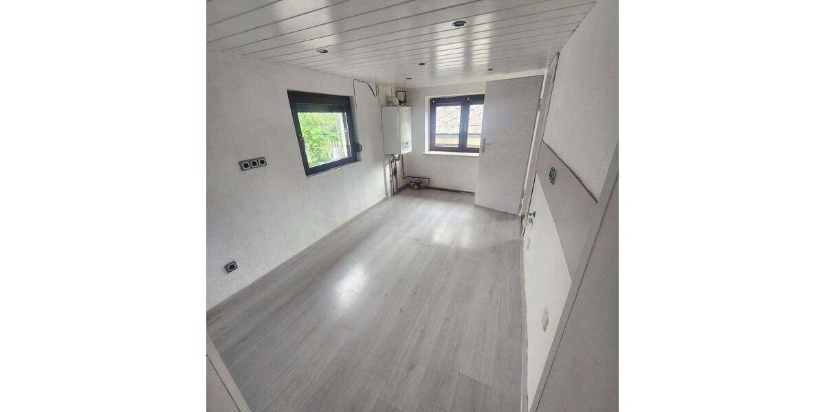 Einfamilienhaus Großschirma Großvoigtsberg - 3 Zimmer, 901 m&sup2;, 495&euro; | Angebot:25097676