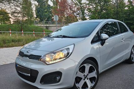 Kia Rio 167.000 km 5.699 € Nürnberg 90475