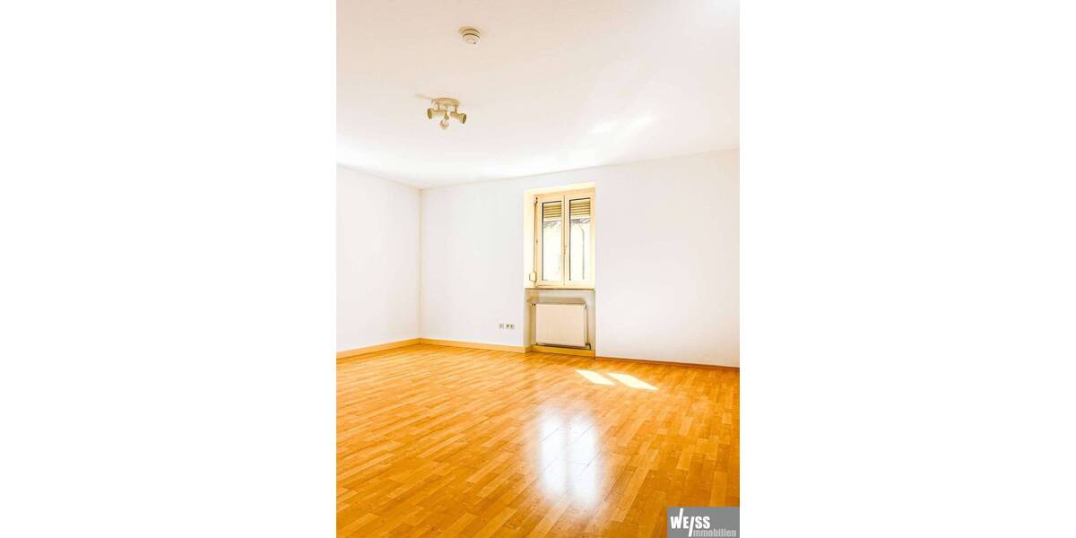Etagenwohnung Würzburg Altstadt - 3 Zimmer, 86 m&sup2;, 750&euro; | Angebot:26419070