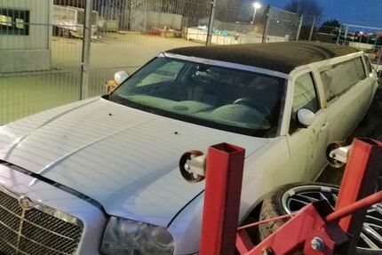 Chrysler 300C 200.000 km 5.800 &euro; Aachen 52068