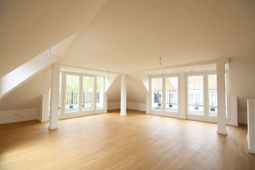 Wohnung zum Mieten in Berlin 3.626 € 219.75 m²