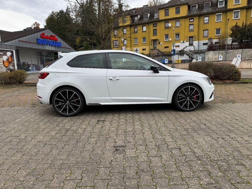 Seat Leon 100.100 km 18.900 € Nassau 56377