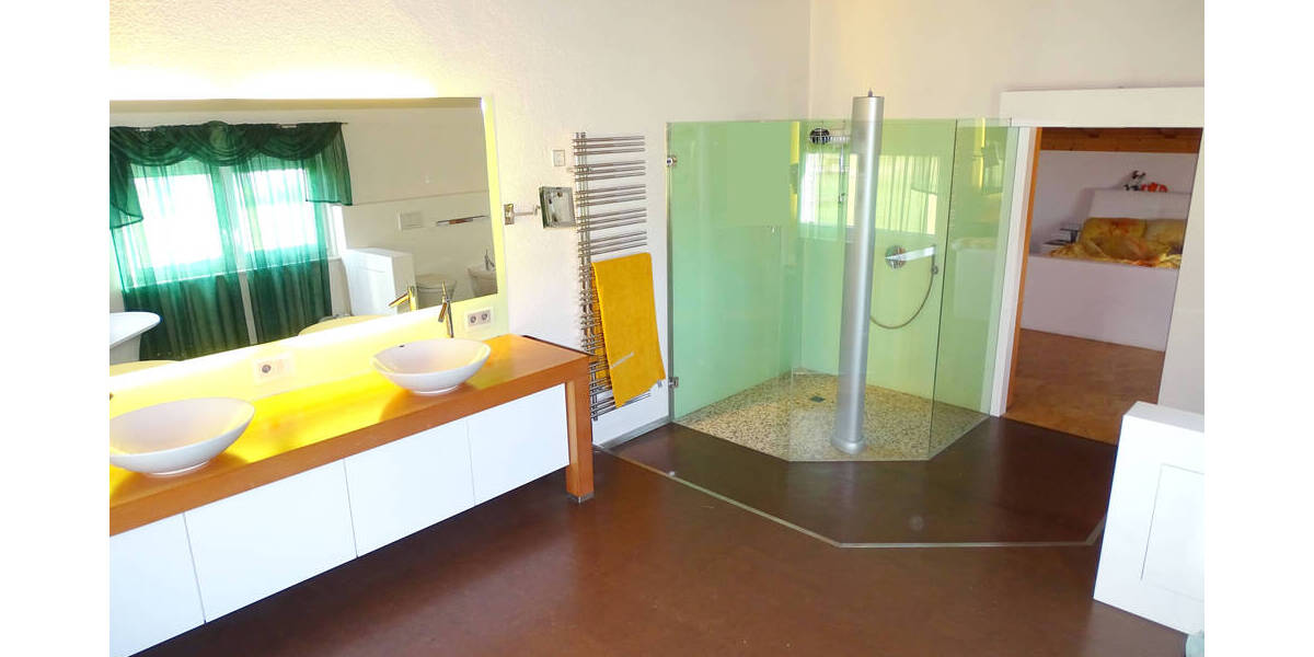 Einfamilienhaus Grenzach-Wyhlen Wyhlen - 7 Zimmer, 400 m&sup2;, 2.200.000&euro; | Angebot:25727824