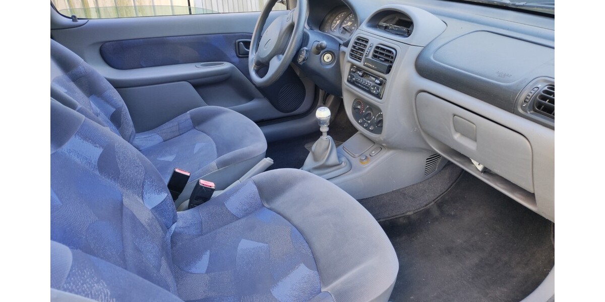 Renault Clio 122.280 km 1.750 &euro; Solingen 42651