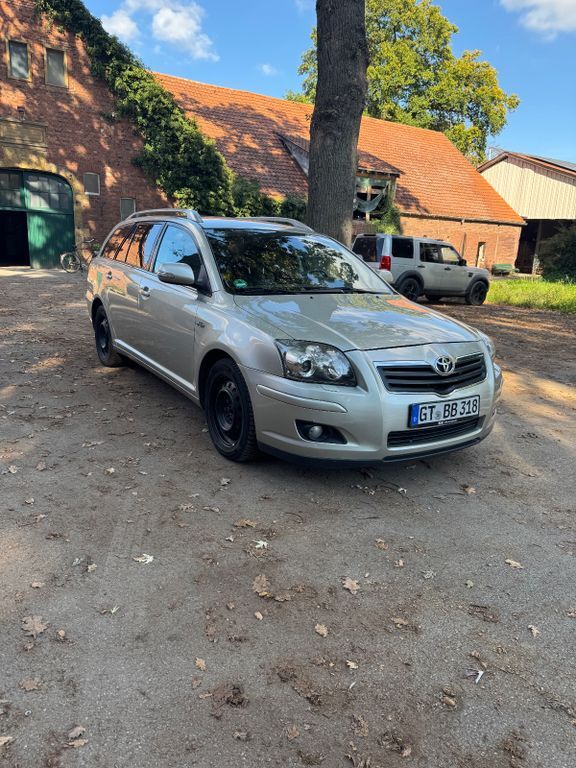 Toyota Avensis 178.000 km 4.200 € Steinhagen 33803