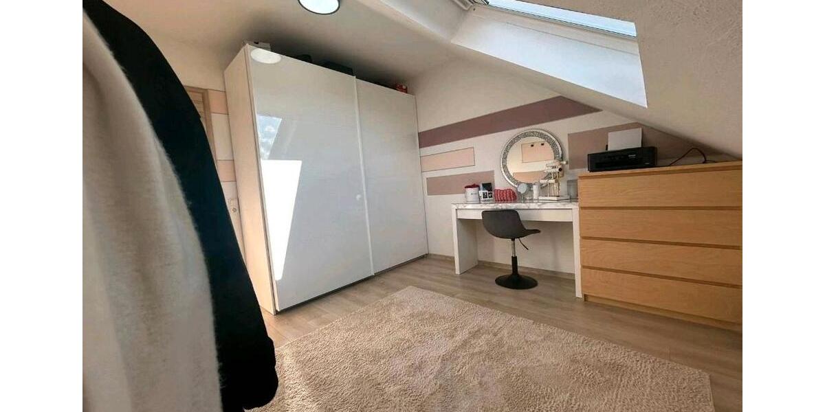 Dachgeschoßwohnung Wesendorf - 3 Zimmer, 65 m&sup2;, 700&euro; | Angebot:26057777