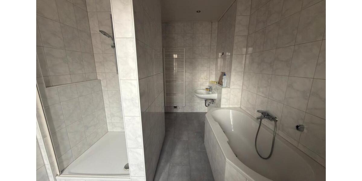 Doppelhaushälfte Münster (Hessen) - 7 Zimmer, 195 m&sup2;, 2.450&euro; | Angebot:26048023